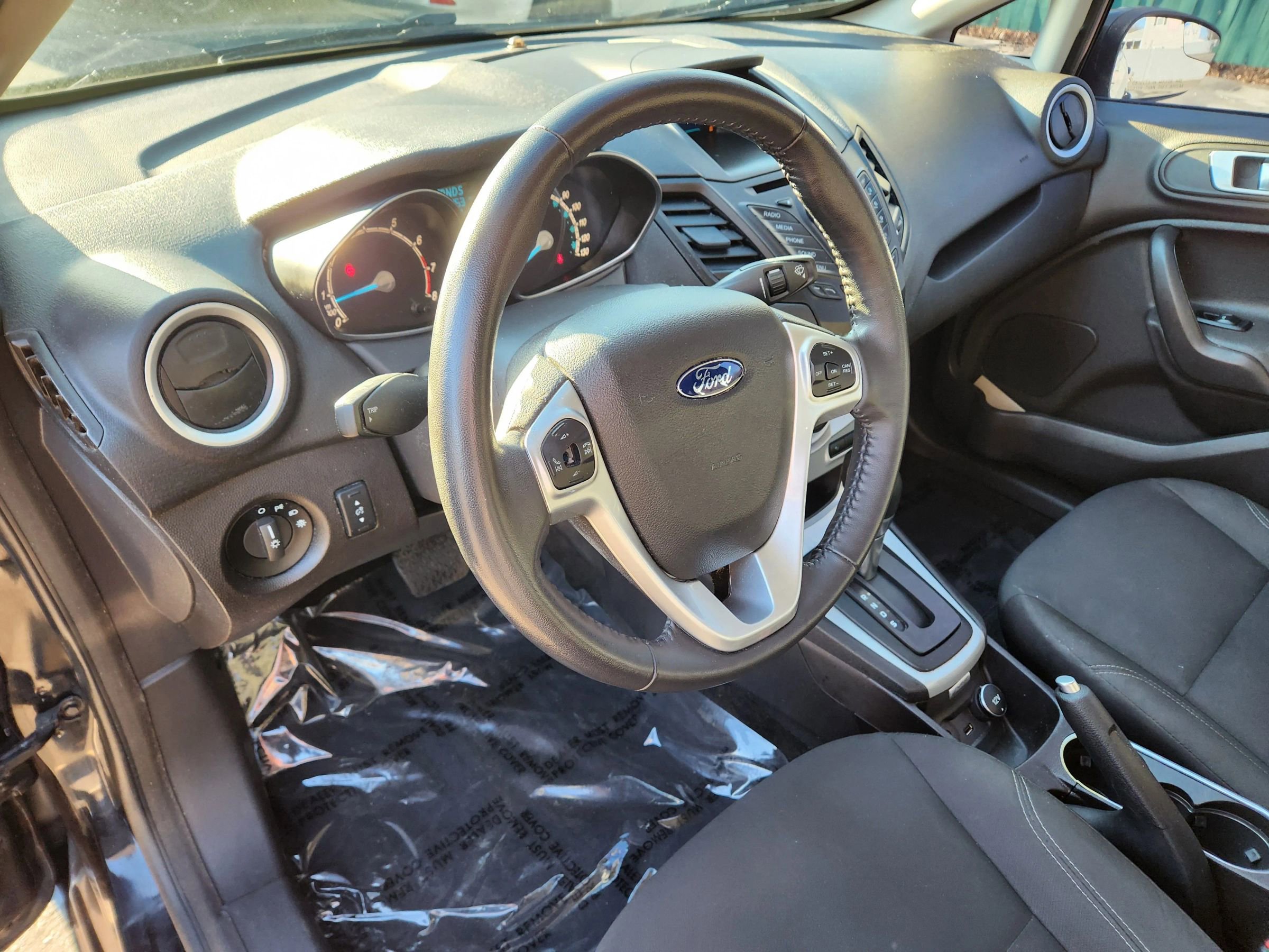 Used 2016 Ford Fiesta SE image 24