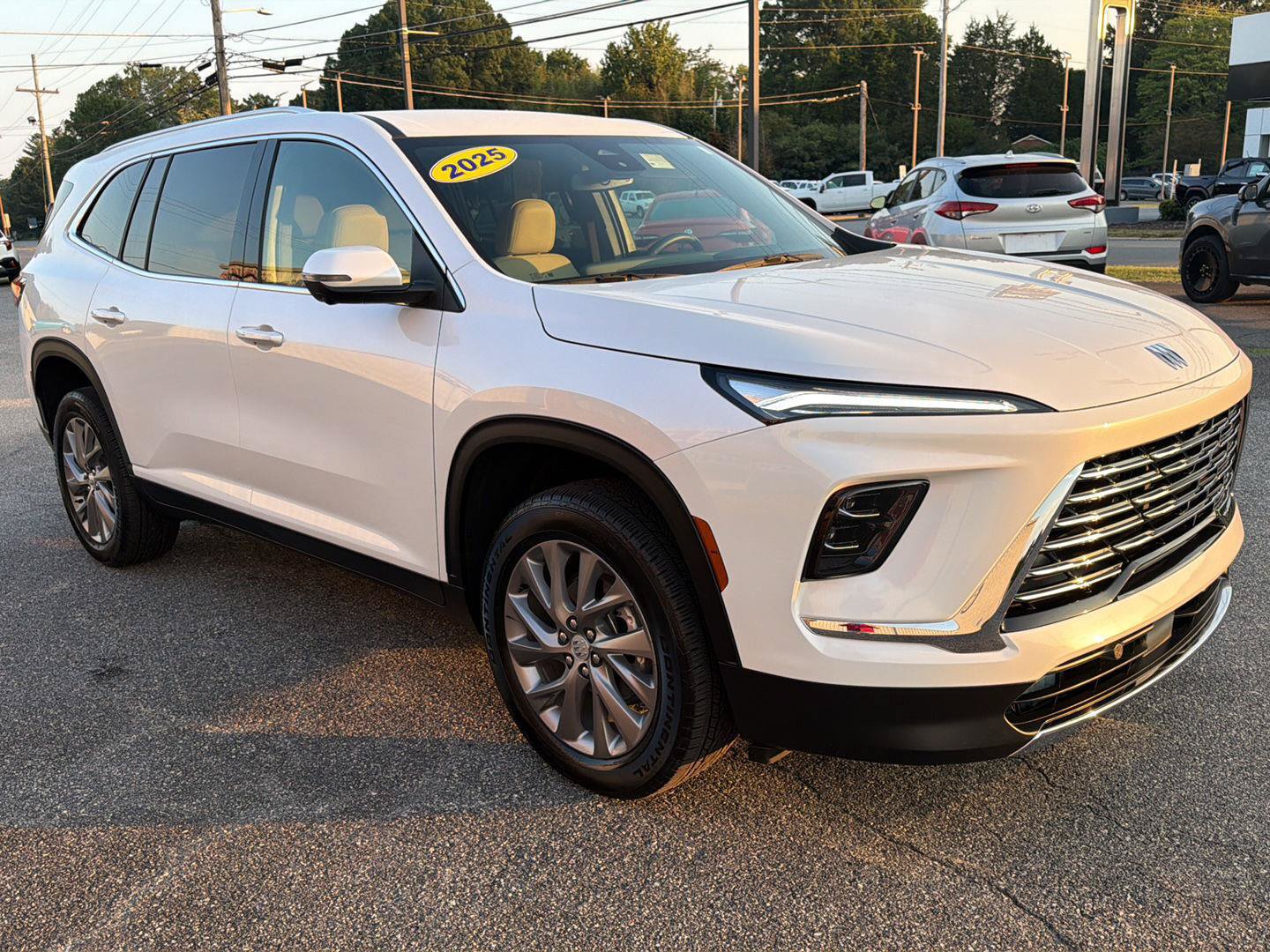 Used 2025 Buick Enclave Preferred FWD image 14