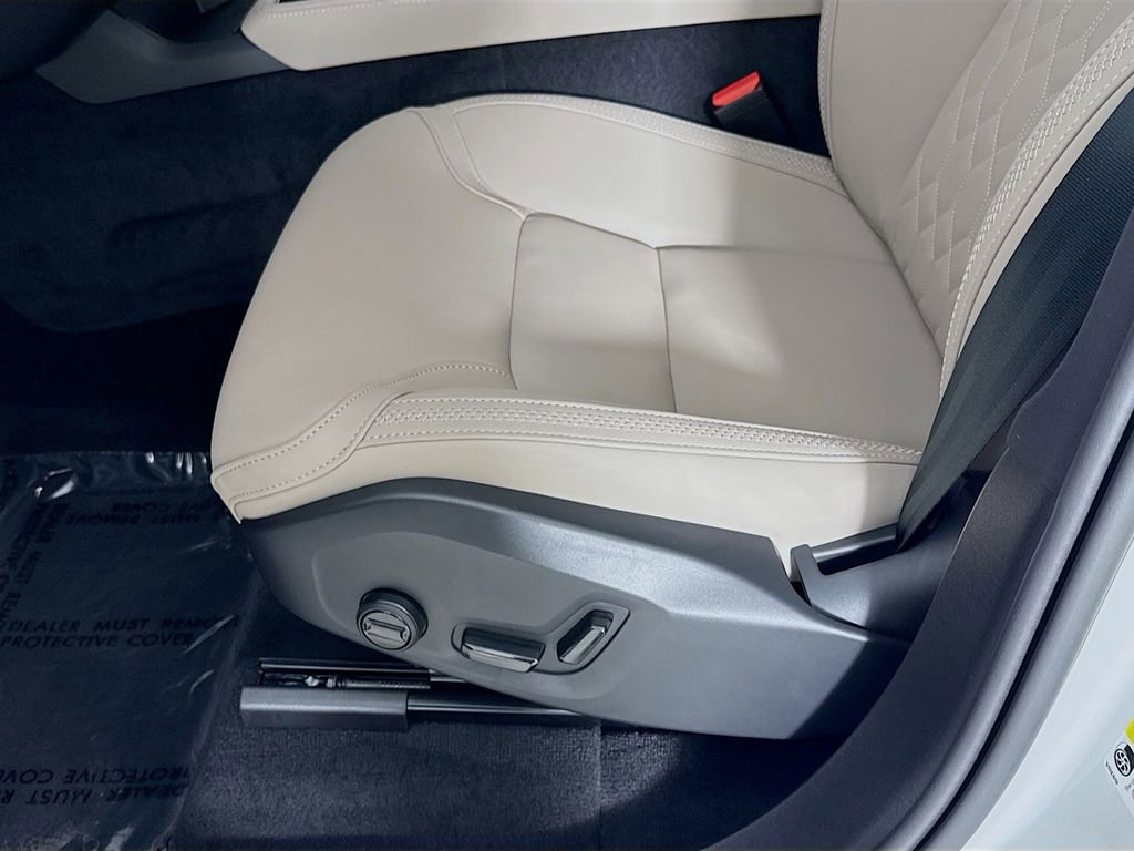 Certified 2026 Volvo XC90 B6 Plus w/ Protection Package Premier image 20