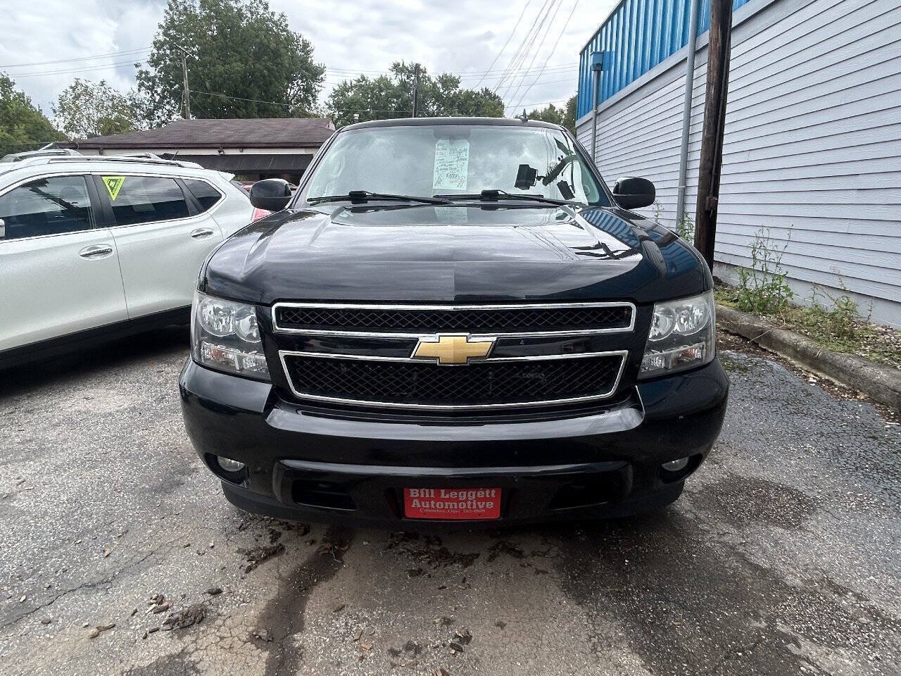 Used 2013 Chevrolet Tahoe LT w/ Luxury Package AWD/4WD image 3