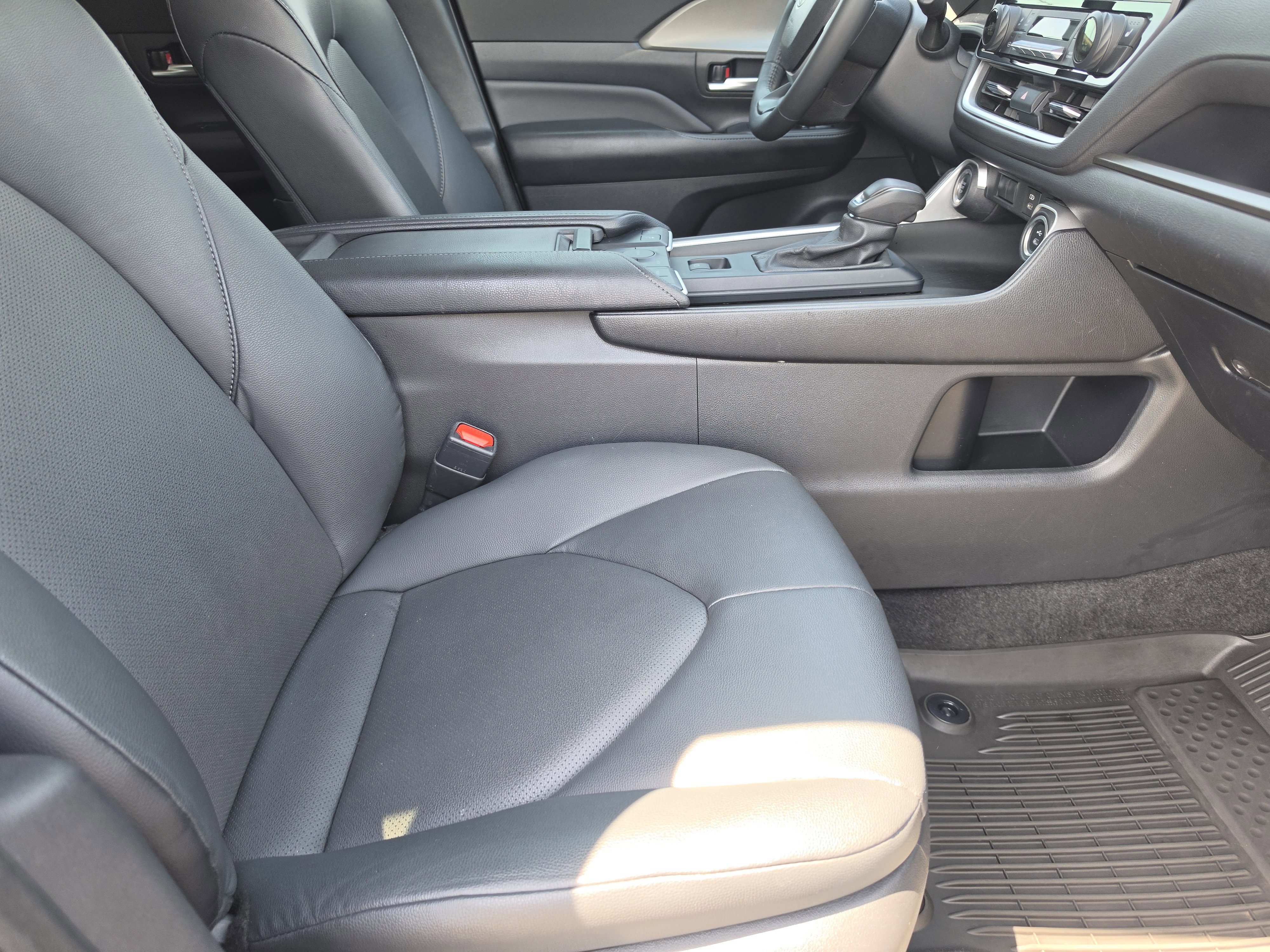 Certified 2024 Toyota Grand Highlander FWD image 15