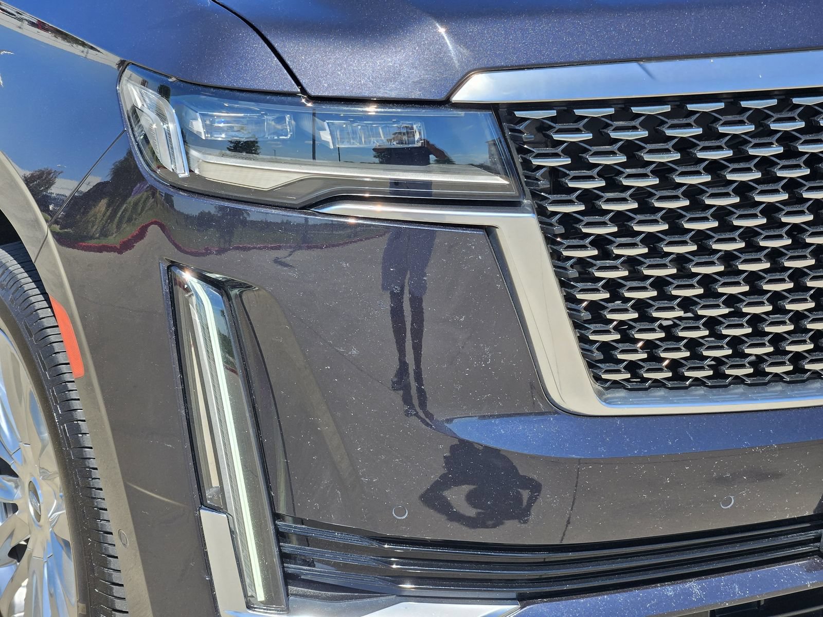 Used 2023 Cadillac Escalade Premium Luxury AWD/4WD image 10