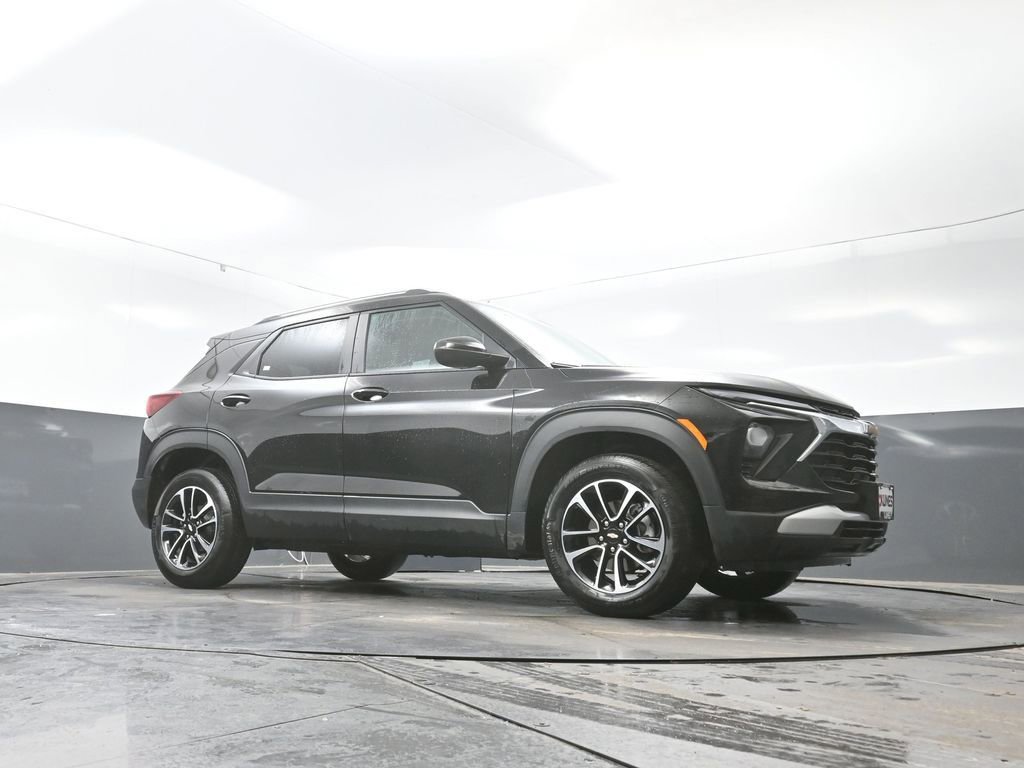 Used 2025 Chevrolet TrailBlazer LT w/ Driver Confidence Package image 53