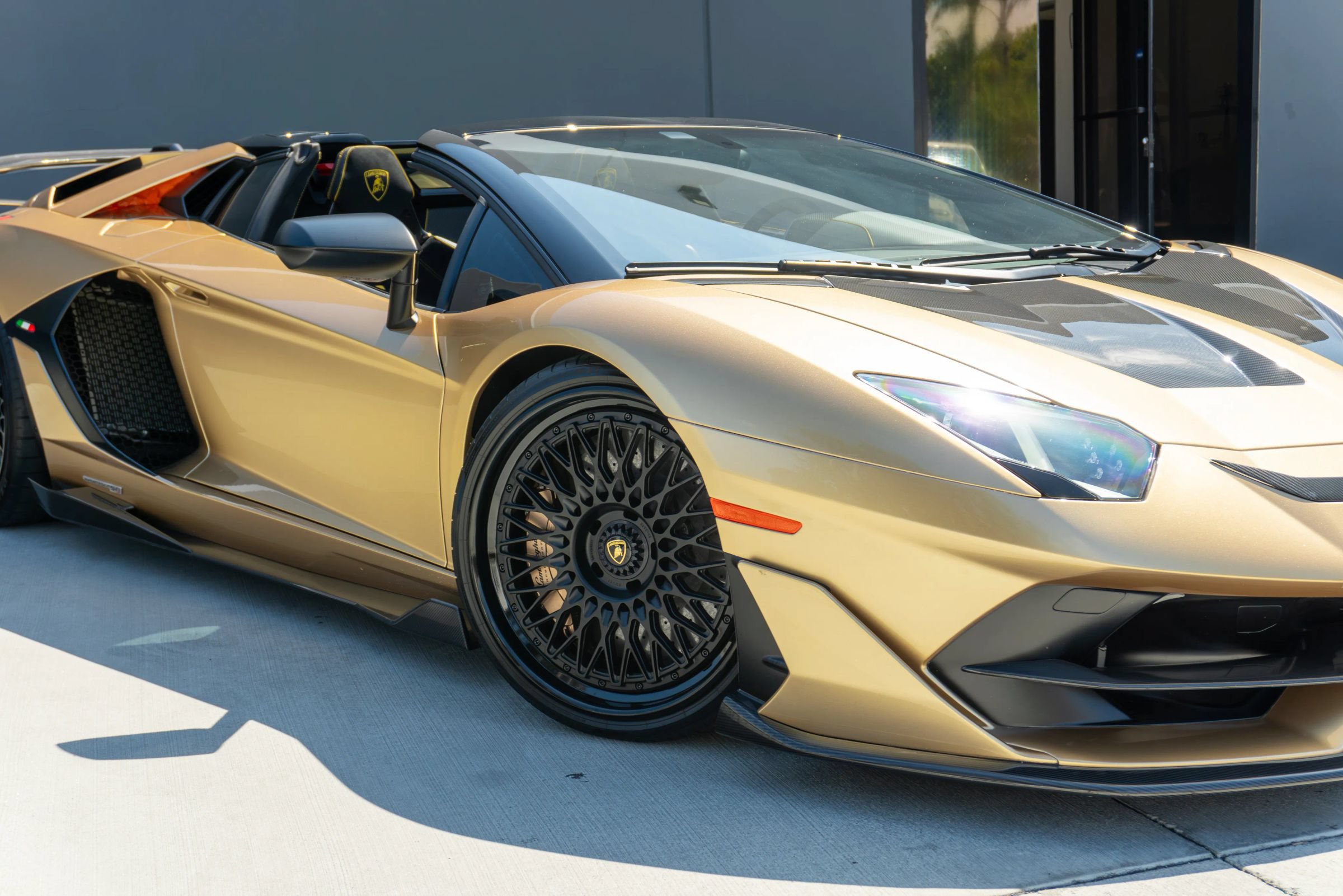 Used 2020 Lamborghini Aventador SVJ AWD/4WD image 34