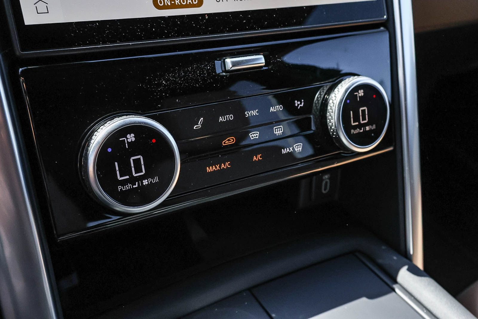 New 2026 Land Rover Discovery Dynamic SE AWD/4WD image 35