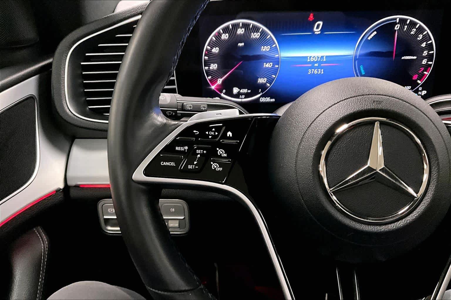 Used 2024 Mercedes-Benz GLE 450e 4MATIC image 24