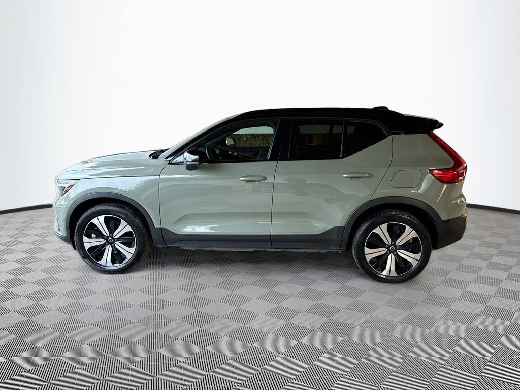 Used 2023 Volvo XC40 Recharge Plus image 9