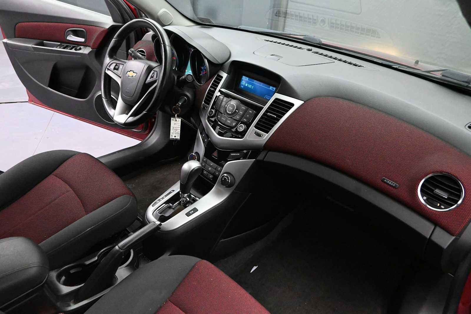 Used 2011 Chevrolet Cruze LT FWD image 22