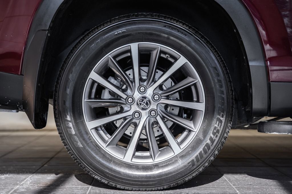 Used 2019 Toyota Highlander XLE image 17