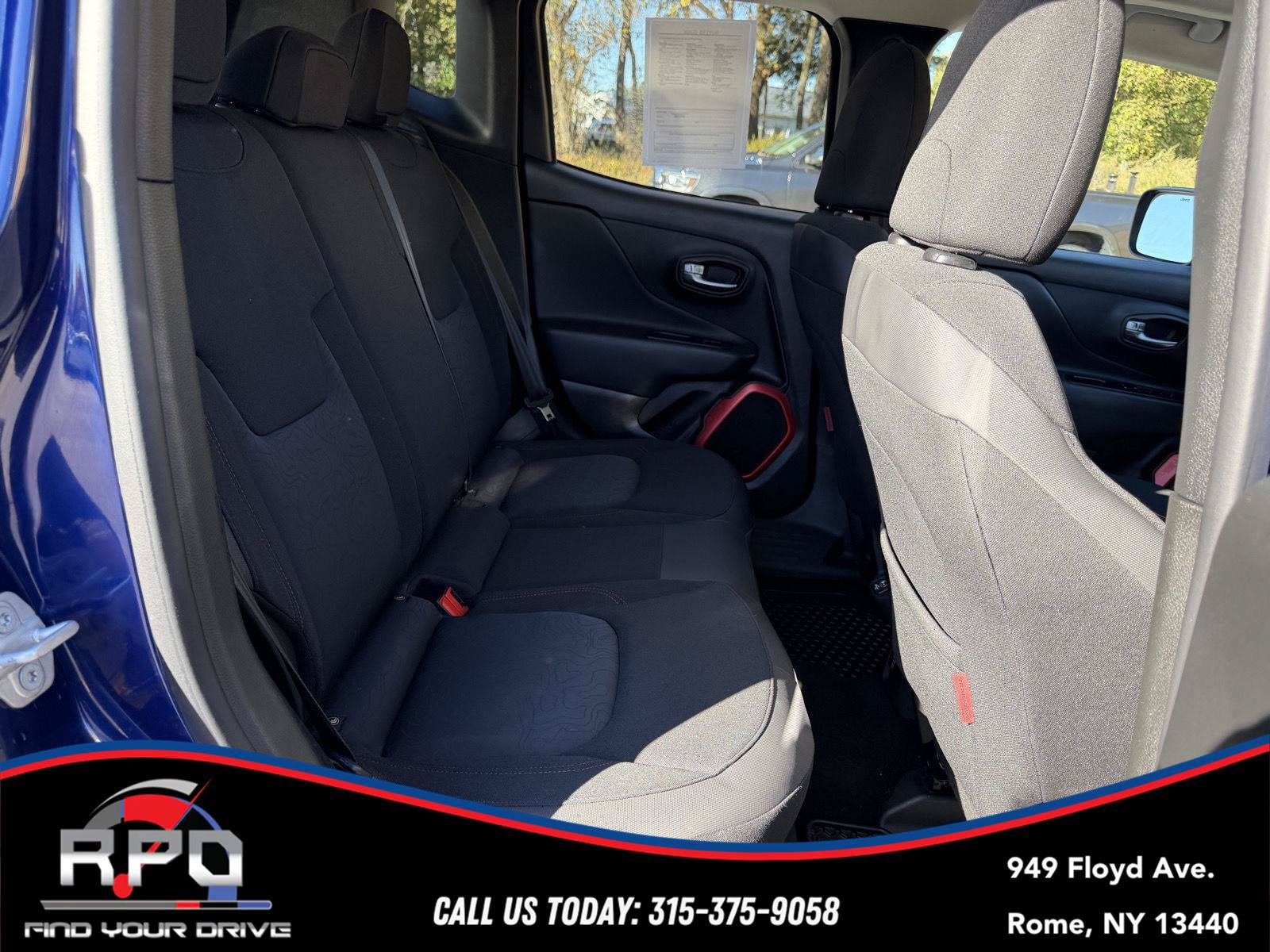 Used 2018 Jeep Renegade Trailhawk w/ Trailer Tow Group AWD/4WD image 32