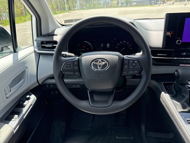 New 2026 Toyota Sienna LE image 19