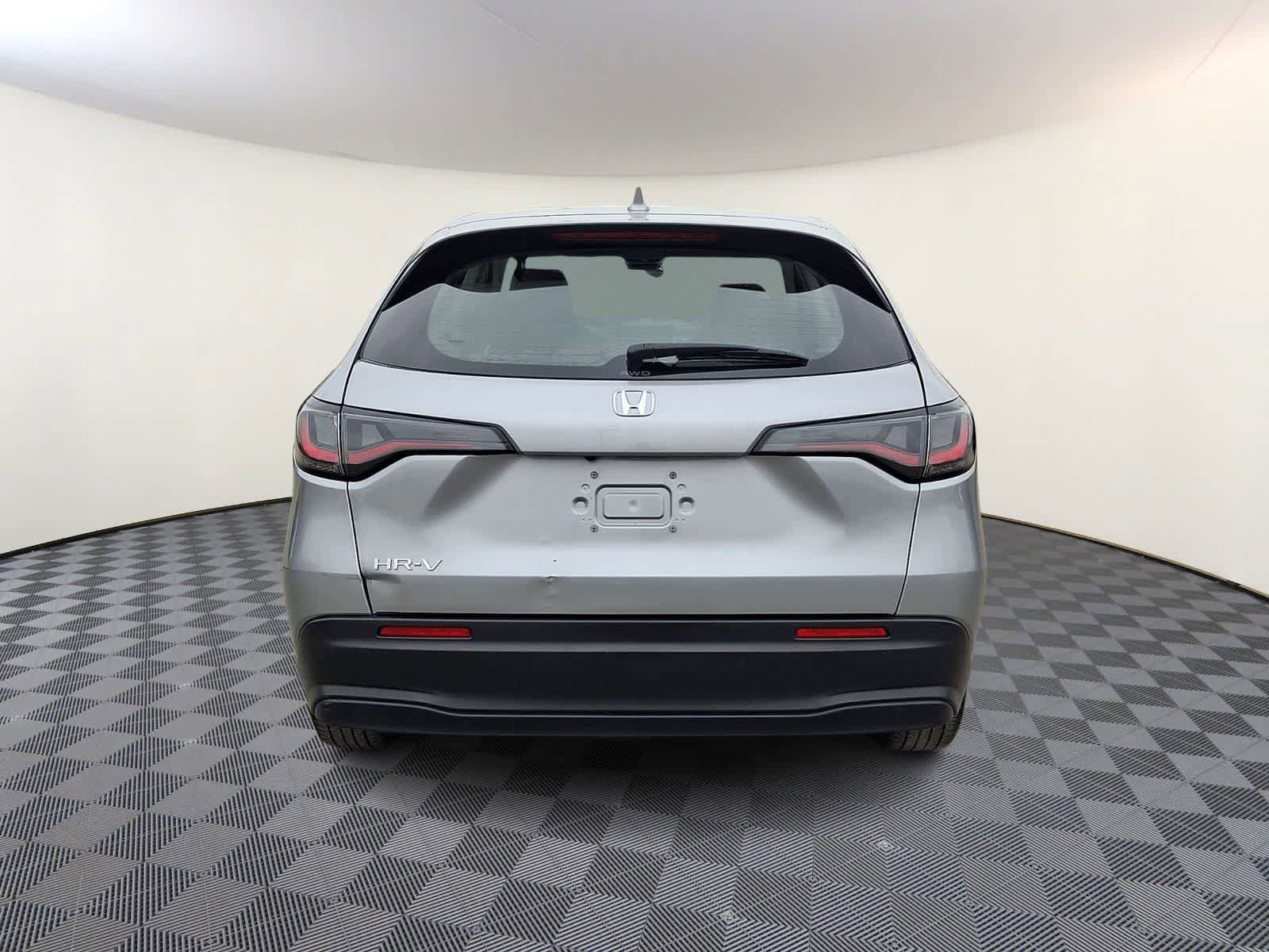 Used 2025 Honda HR-V LX image 5