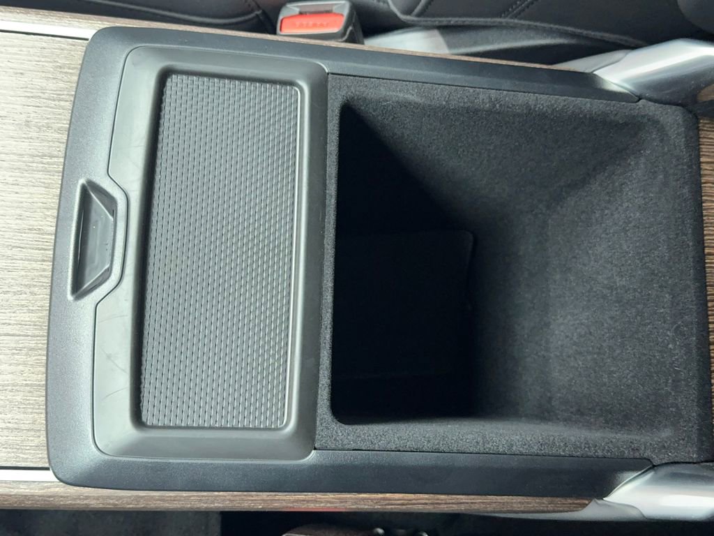 Used 2024 Land Rover Range Rover Long Wheelbase SE image 32