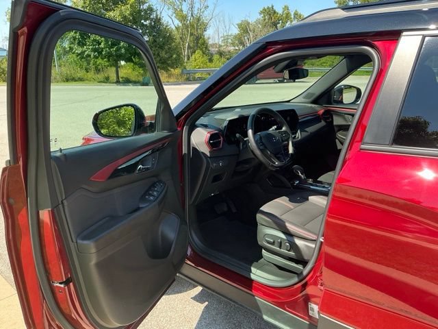 Used 2024 Chevrolet TrailBlazer RS w/ Driver Confidence Package AWD/4WD image 15