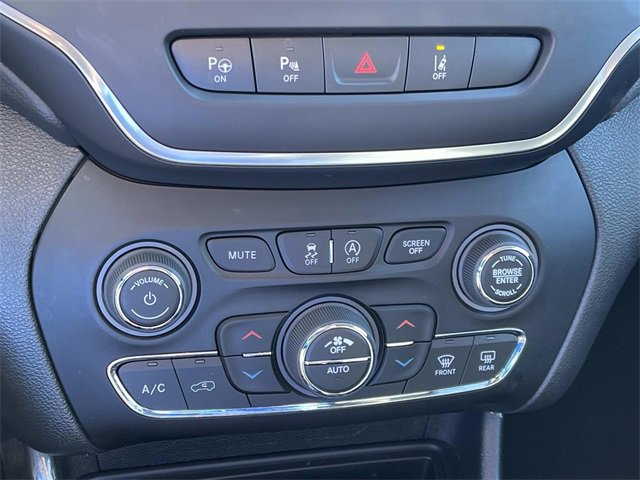 Used 2023 Jeep Cherokee Altitude Lux image 31