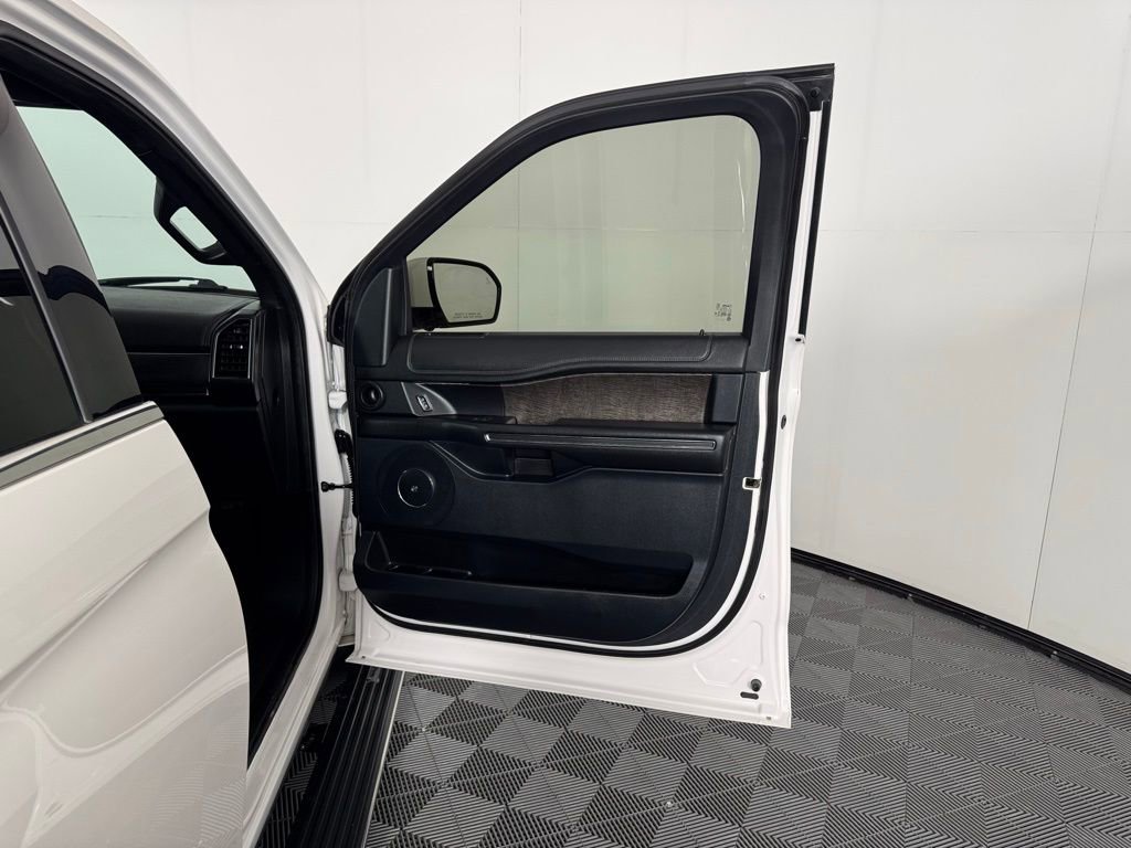 Used 2019 Ford Expedition Limited w/ Equipment Group 302A image 33