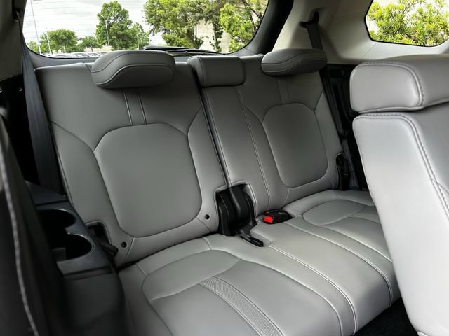 Used 2025 Honda Pilot EX-L image 33