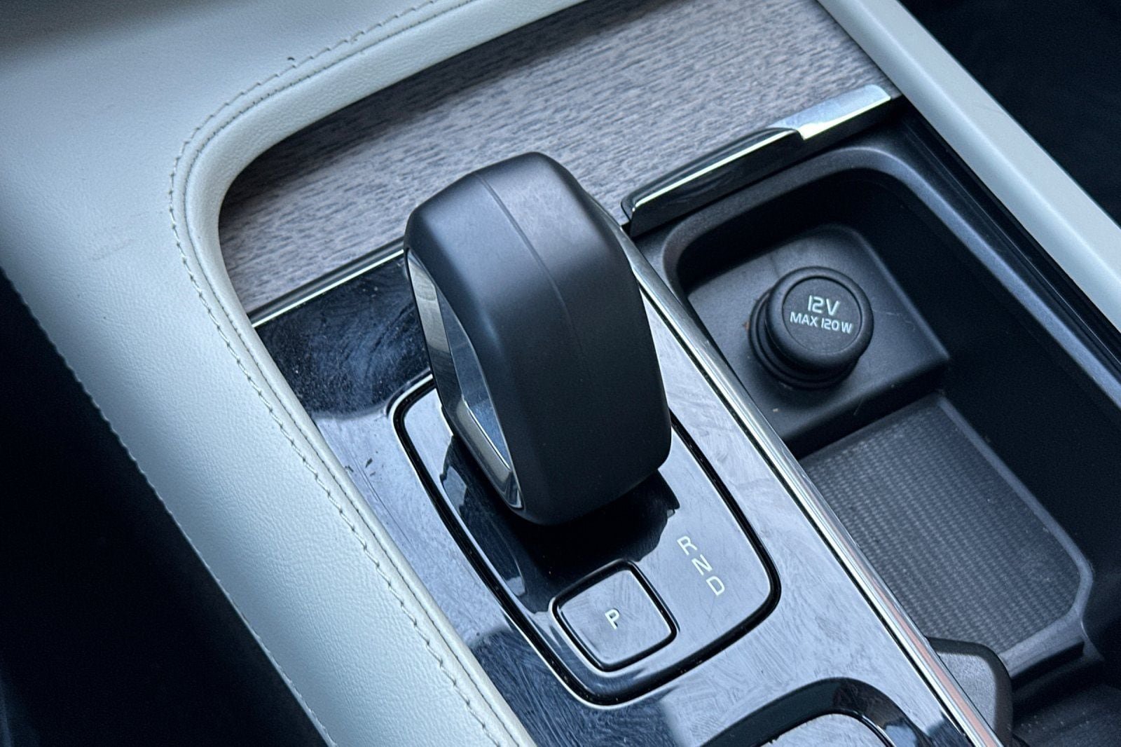 Certified 2023 Volvo XC90 T8 Plus AWD/4WD image 26
