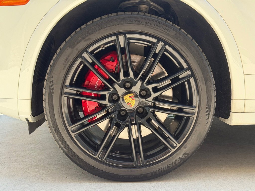 Used 2016 Porsche Cayenne GTS AWD/4WD image 17