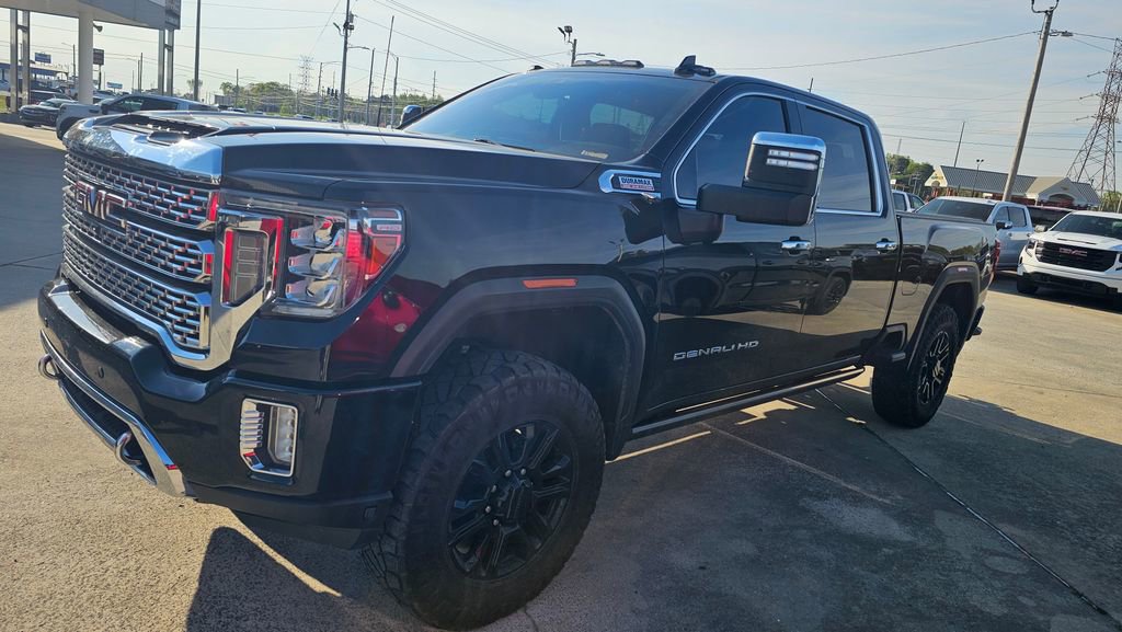 Used 2021 GMC Sierra 2500 Denali w/ Denali Black Diamond Edition image 3