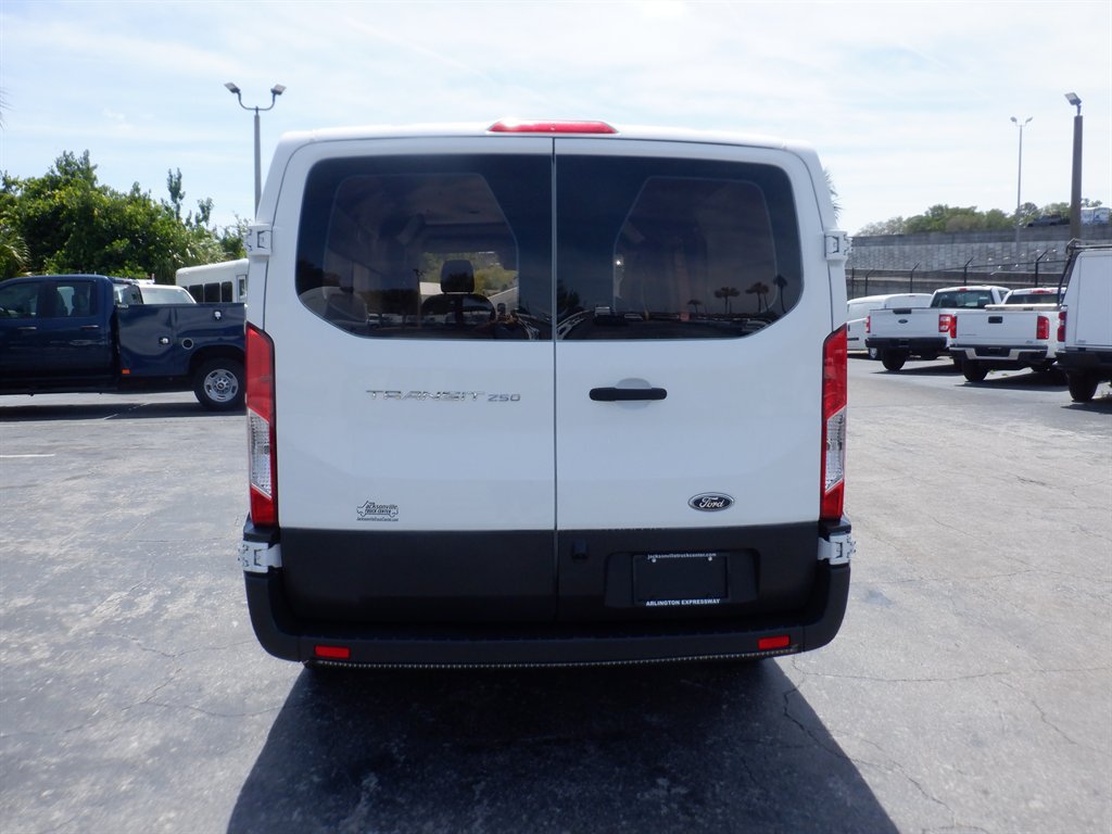 Used 2017 Ford Transit 250 130 Low Roof w/ Exterior Upgrade Package RWD image 4