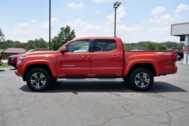 Used 2017 Toyota Tacoma TRD Sport w/ Premium & Technology Package AWD/4WD image 44