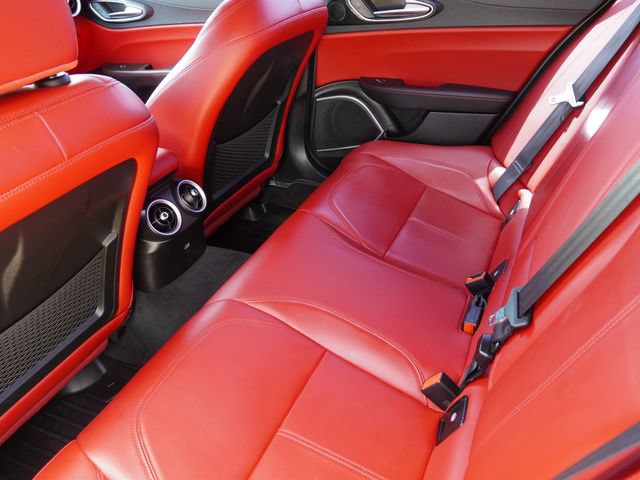 Used 2020 Alfa Romeo Giulia RWD image 12
