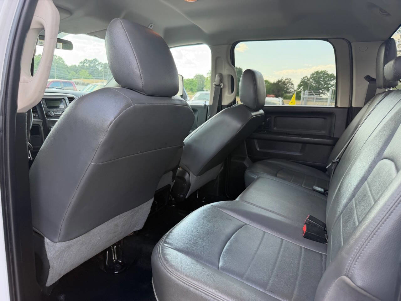 Used 2018 RAM 3500 Tradesman w/ Chrome Appearance Group AWD/4WD image 11