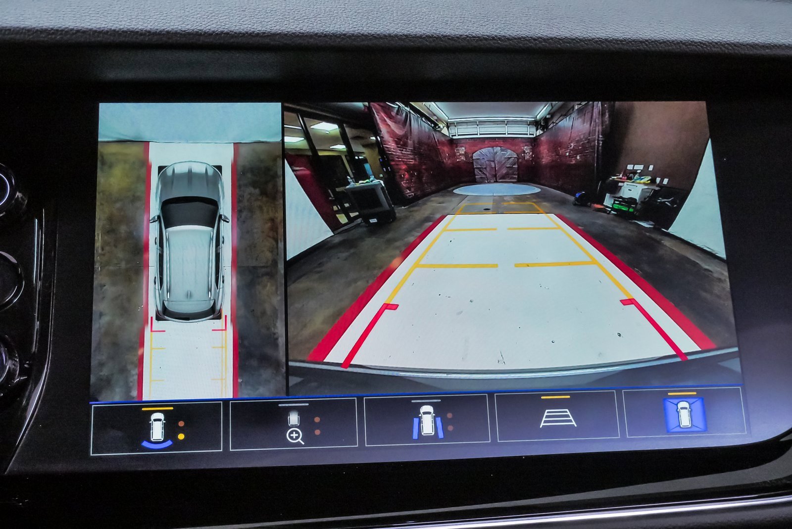 Used 2023 Buick Envision Avenir image 24