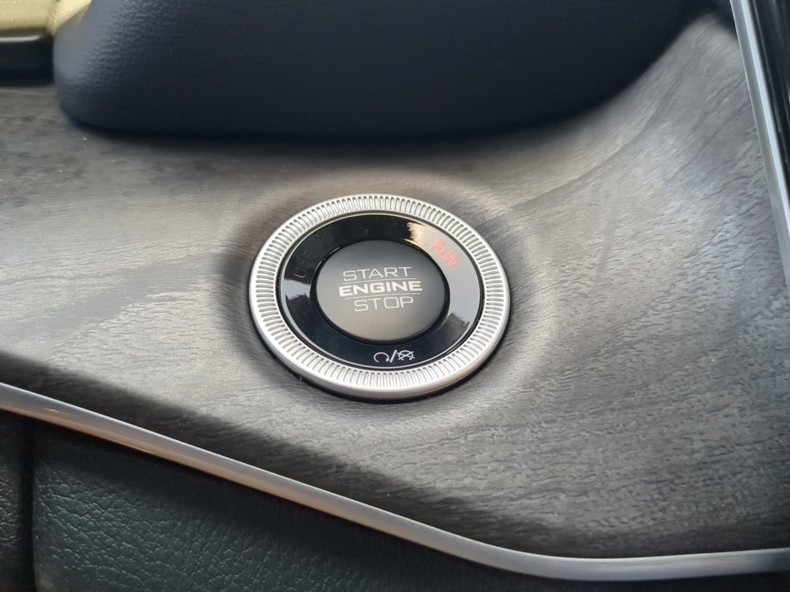 New 2025 Jeep Grand Cherokee Limited w/ Black Appearance Package image 30