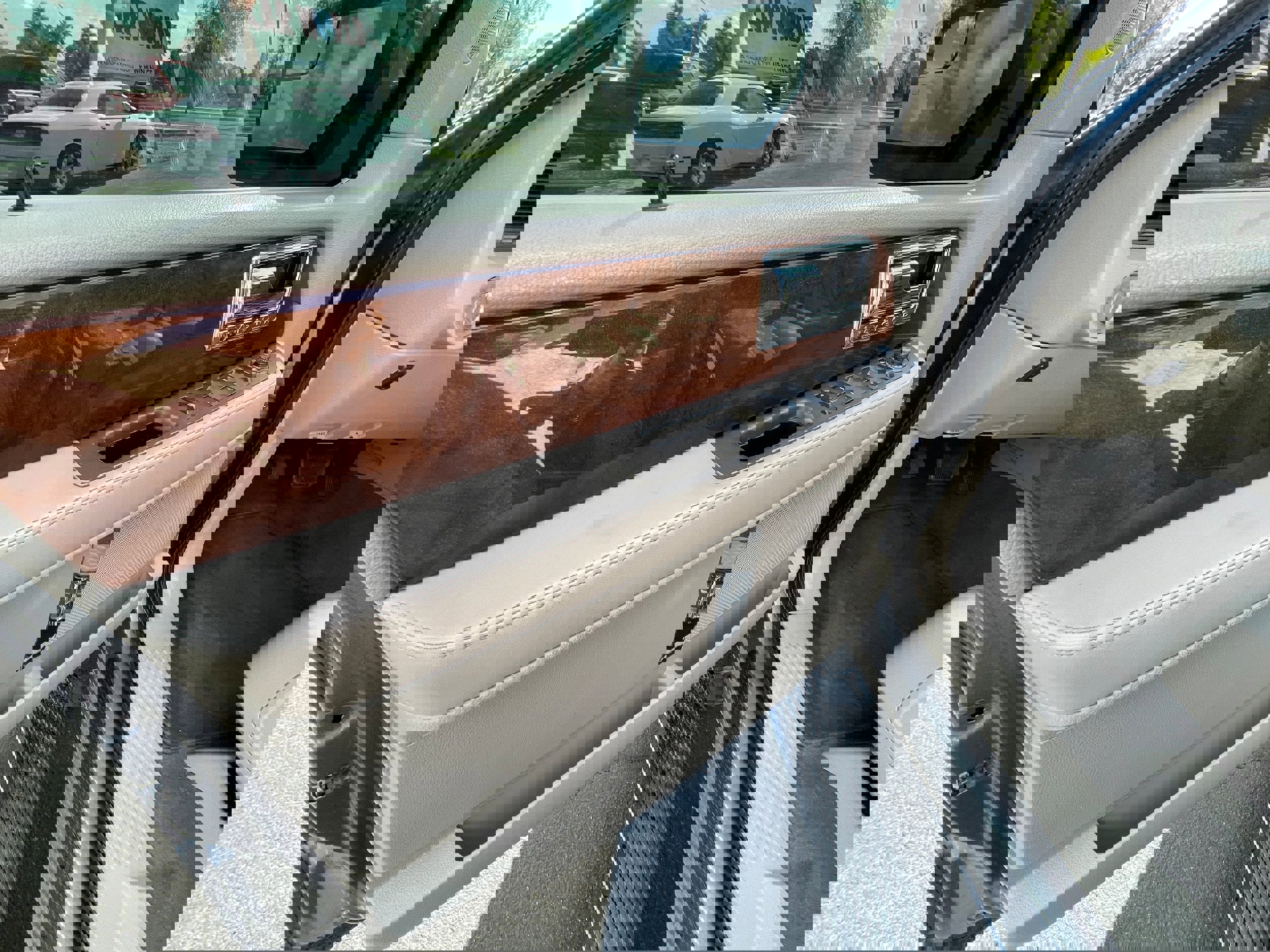 Used 2014 Lincoln Navigator 2WD image 12