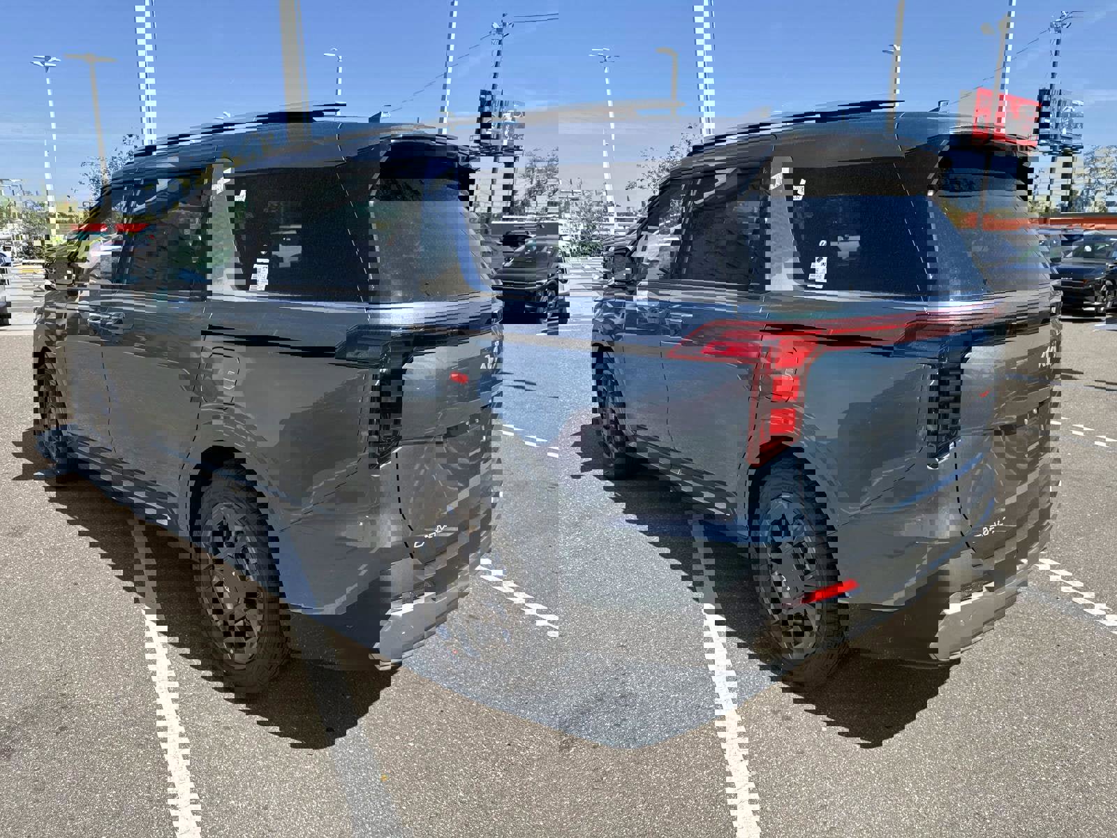 New 2026 Kia Carnival SX image 7