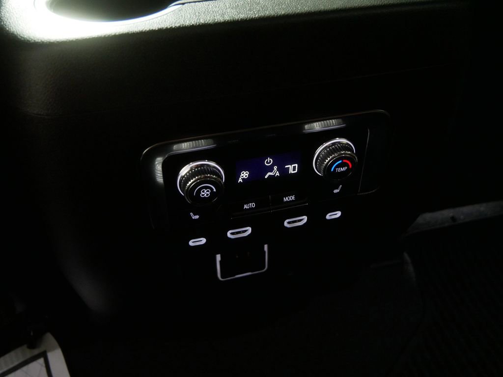 Used 2024 GMC Yukon Denali Ultimate AWD/4WD image 21