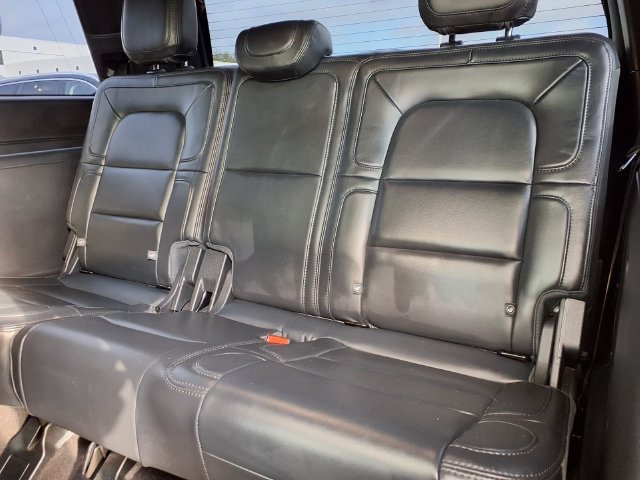 Used 2023 Lincoln Navigator Reserve AWD/4WD image 6