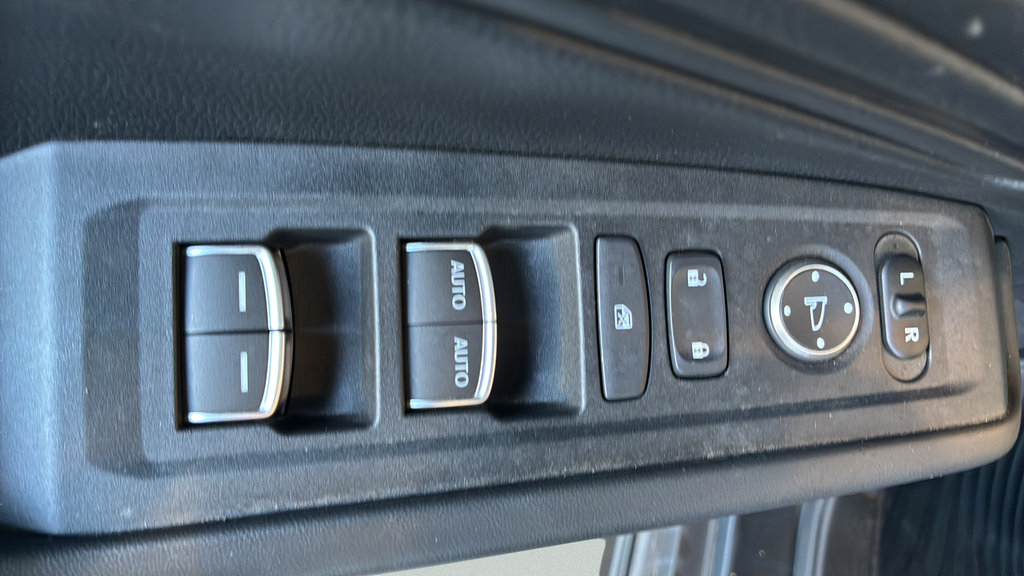 Used 2025 Honda Accord LX image 12