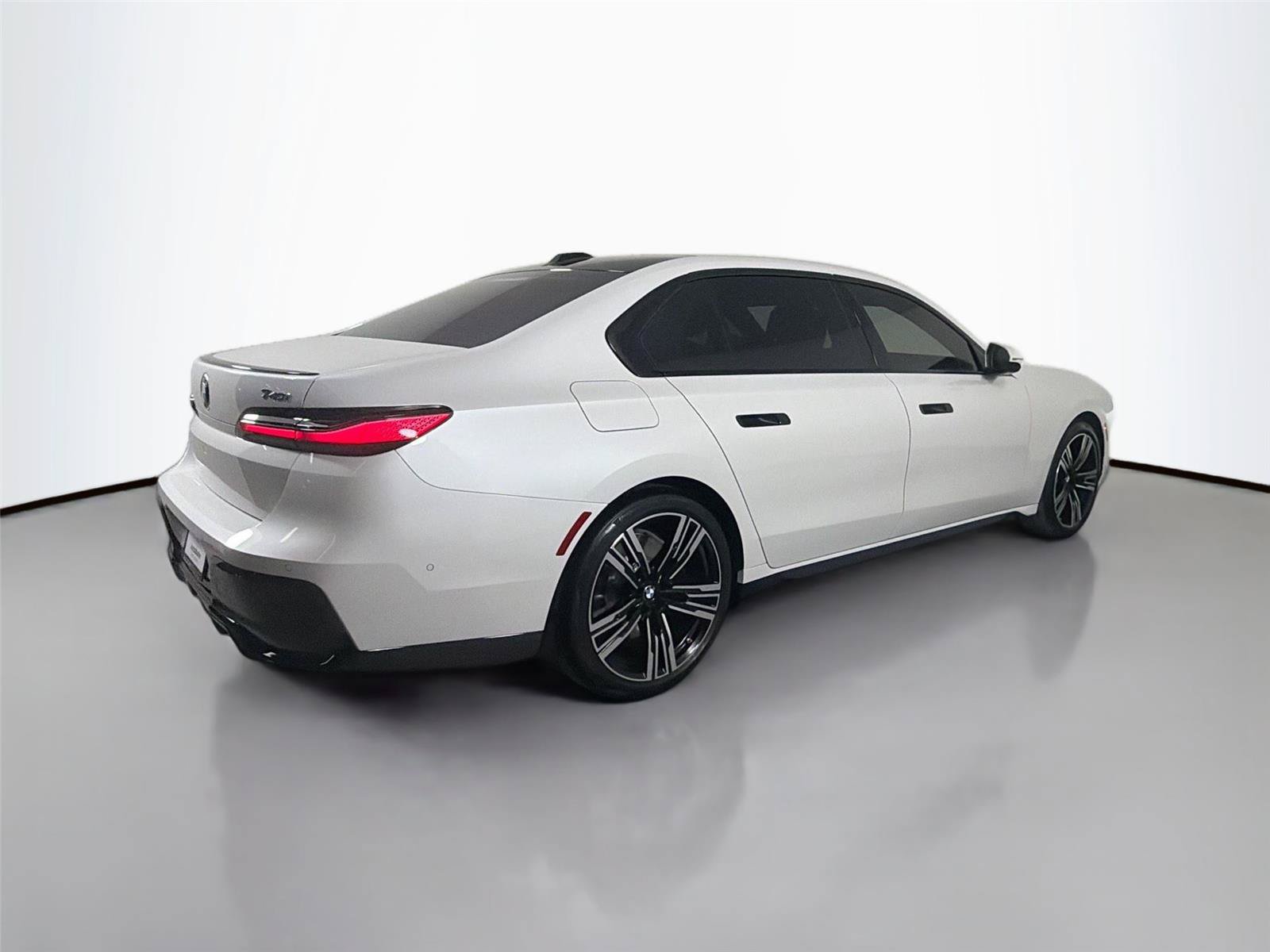 New 2026 BMW 740i w/ Premium Package RWD image 5