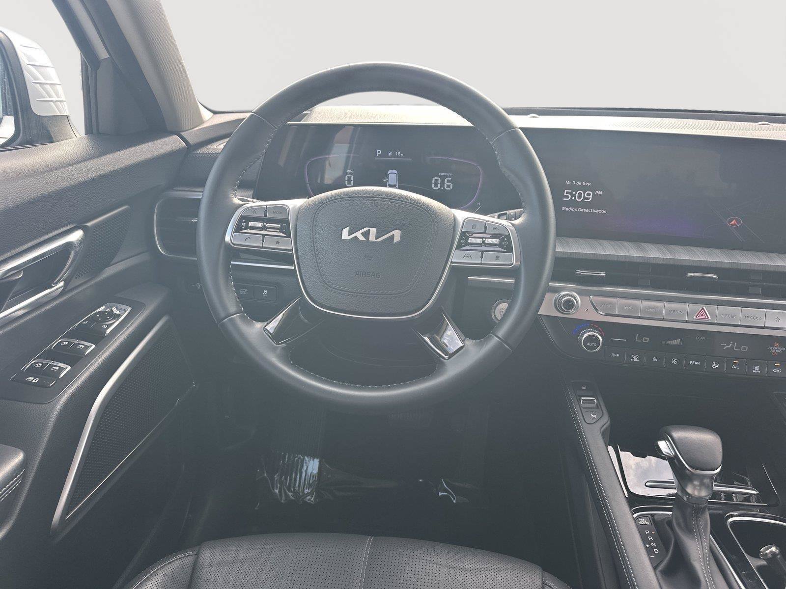 Used 2024 Kia Telluride EX w/ EX Captain's Chair Package FWD image 19
