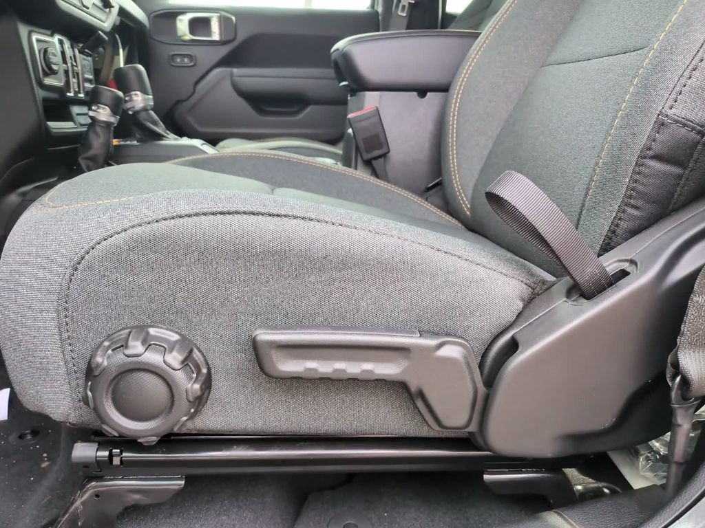 New 2026 Jeep Gladiator Sport AWD/4WD image 21