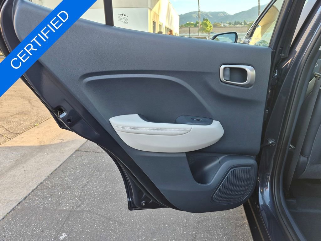 Used 2025 Hyundai Venue Limited image 20