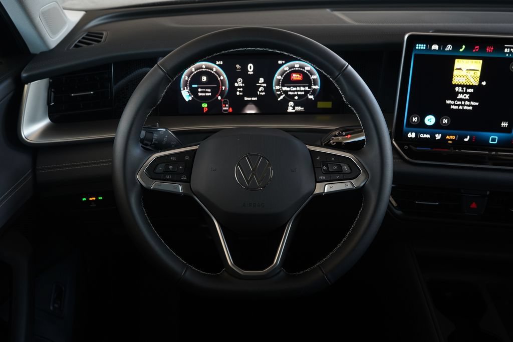 New 2026 Volkswagen Tiguan SE FWD image 9