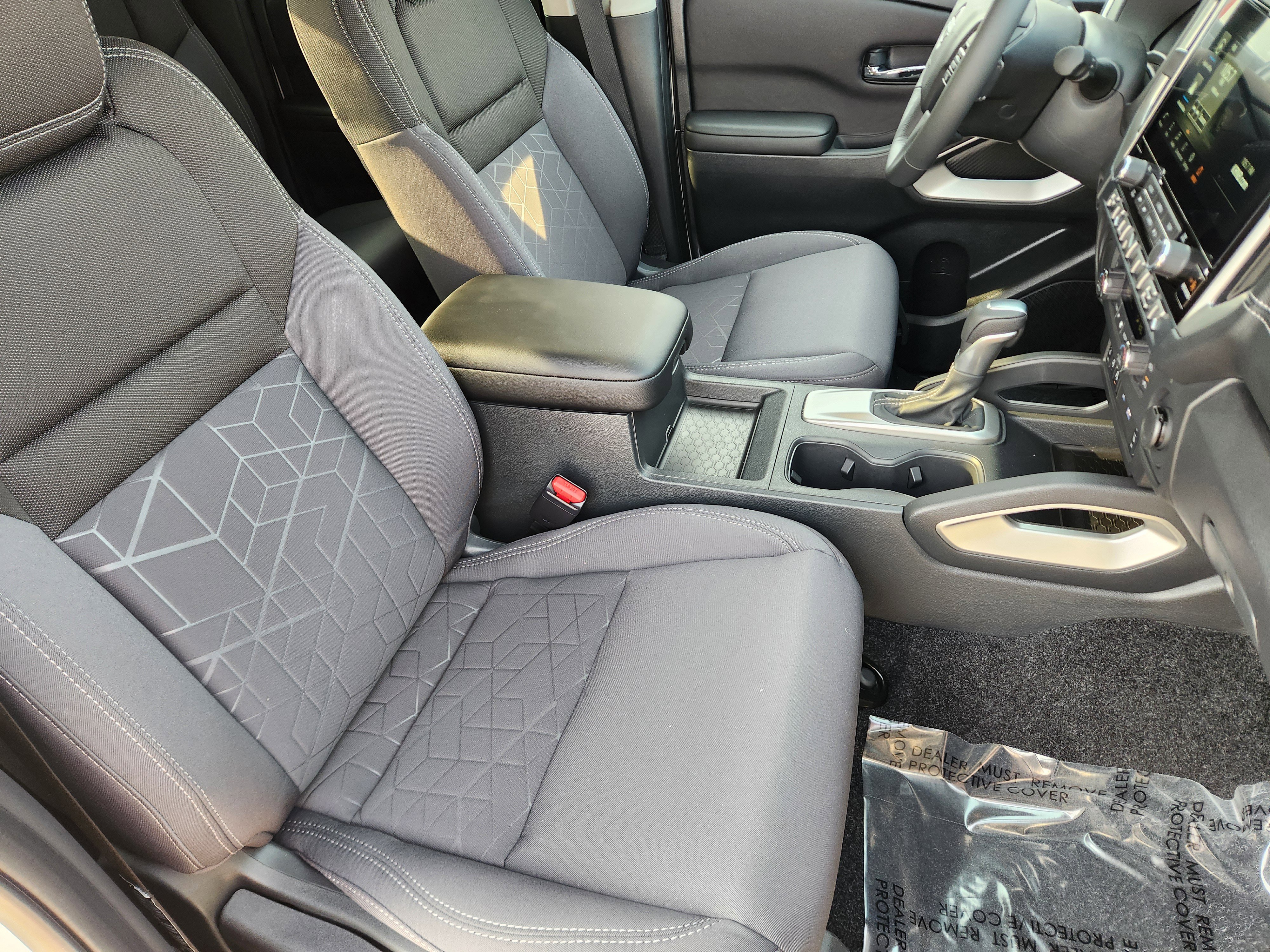 Used 2025 Nissan Frontier SV w/ SV Convenience Package image 12