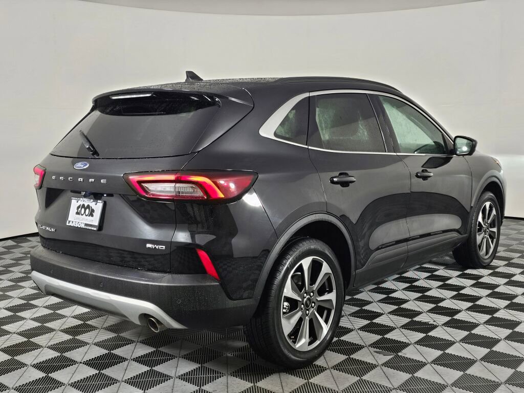Used 2024 Ford Escape Platinum image 3