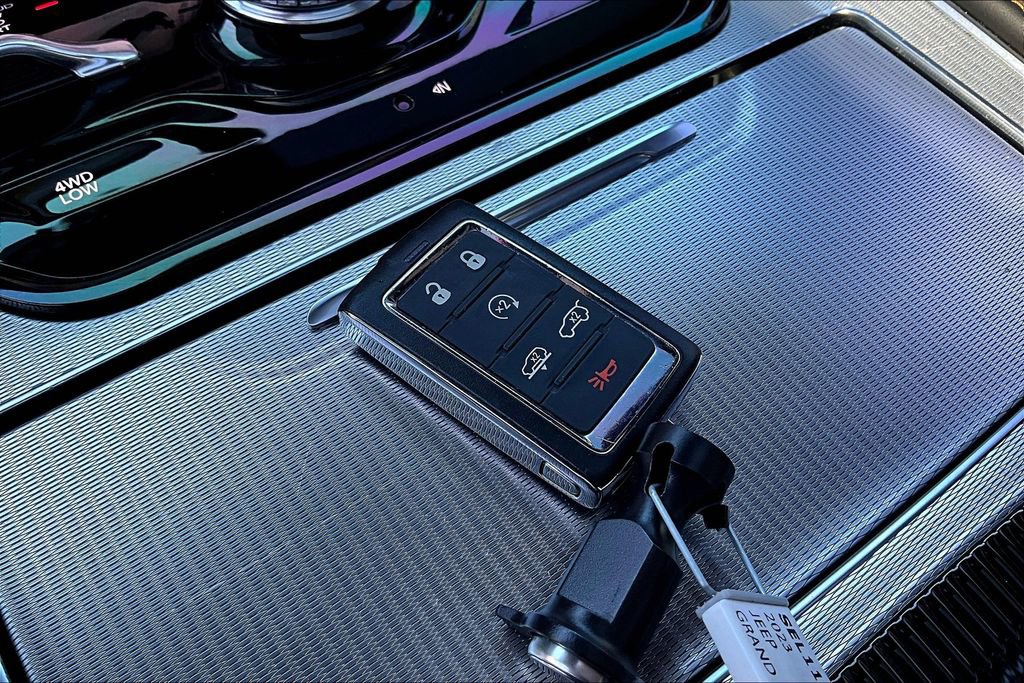 Used 2023 Jeep Grand Wagoneer L Series III image 11