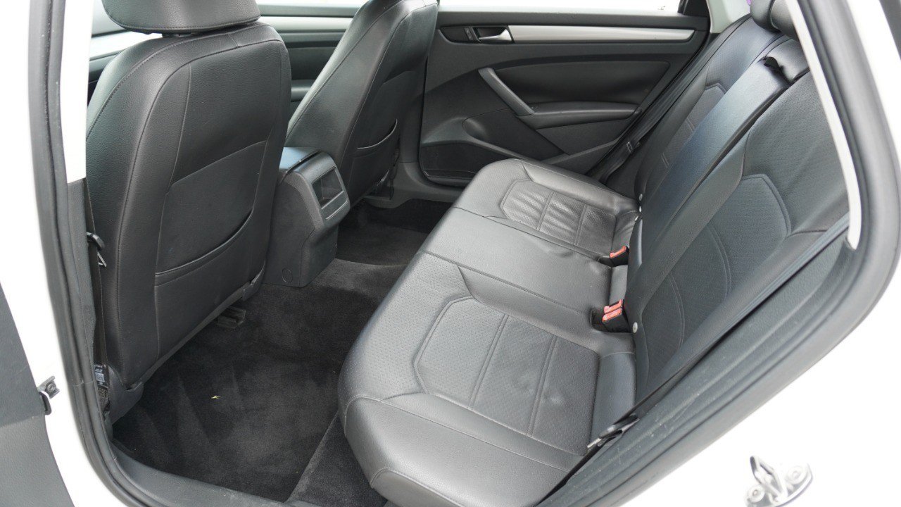 Used 2014 Volkswagen Passat 1.8T Wolfsburg Edition FWD image 29