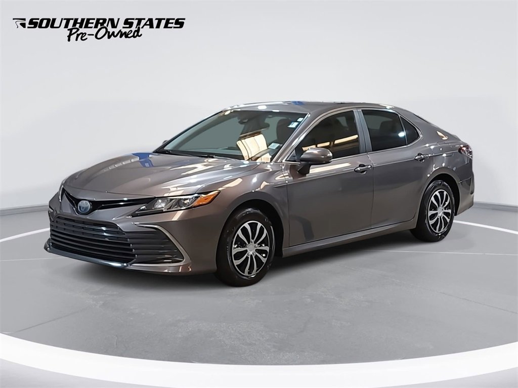 Used 2022 Toyota Camry LE image 1