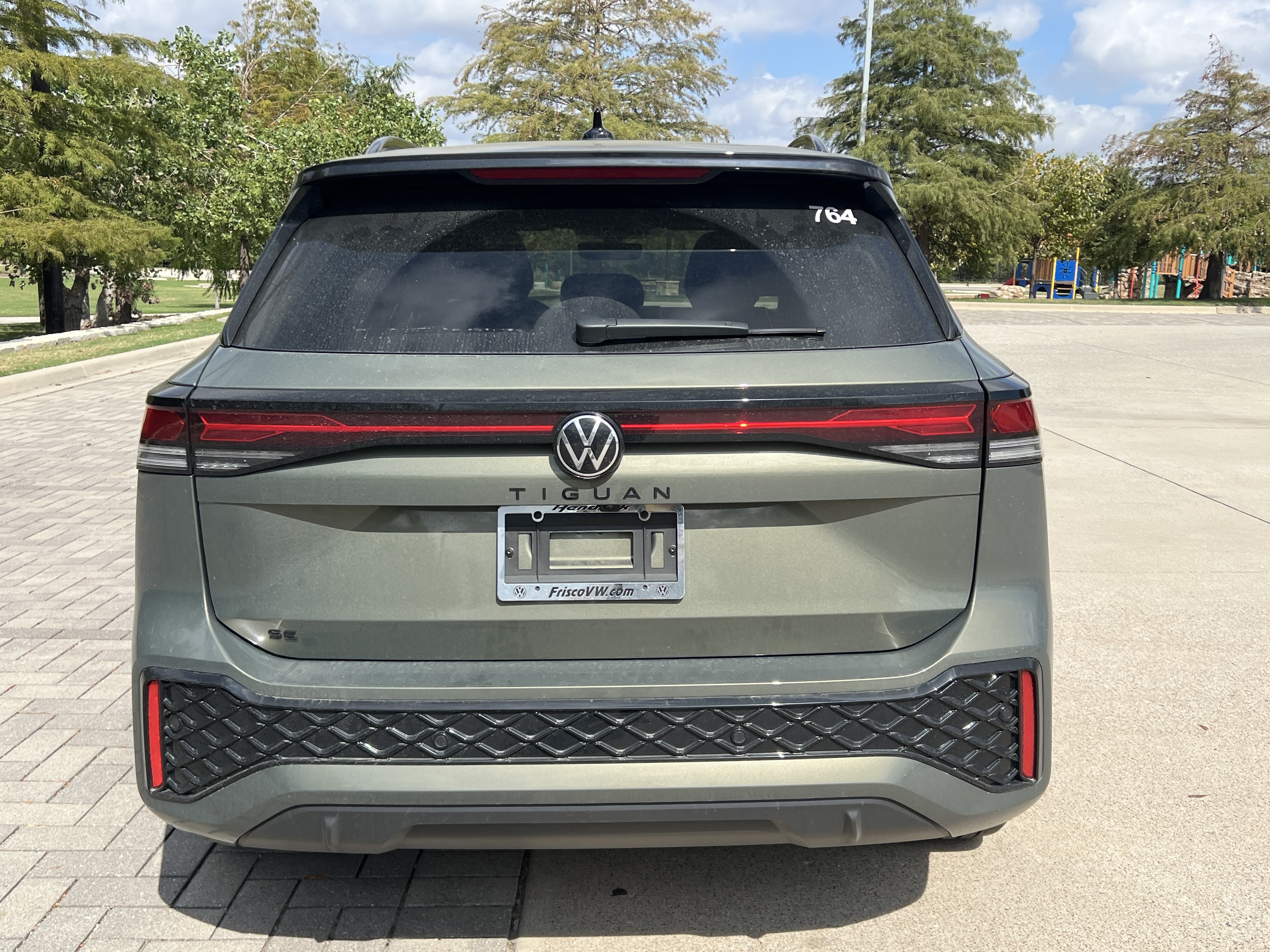 Certified 2026 Volkswagen Tiguan SE R-Line FWD image 8