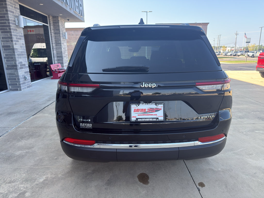 Used 2023 Jeep Grand Cherokee Limited AWD/4WD image 8