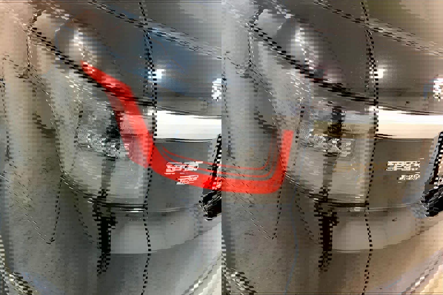 Used 2018 Land Rover Range Rover Sport HSE image 28