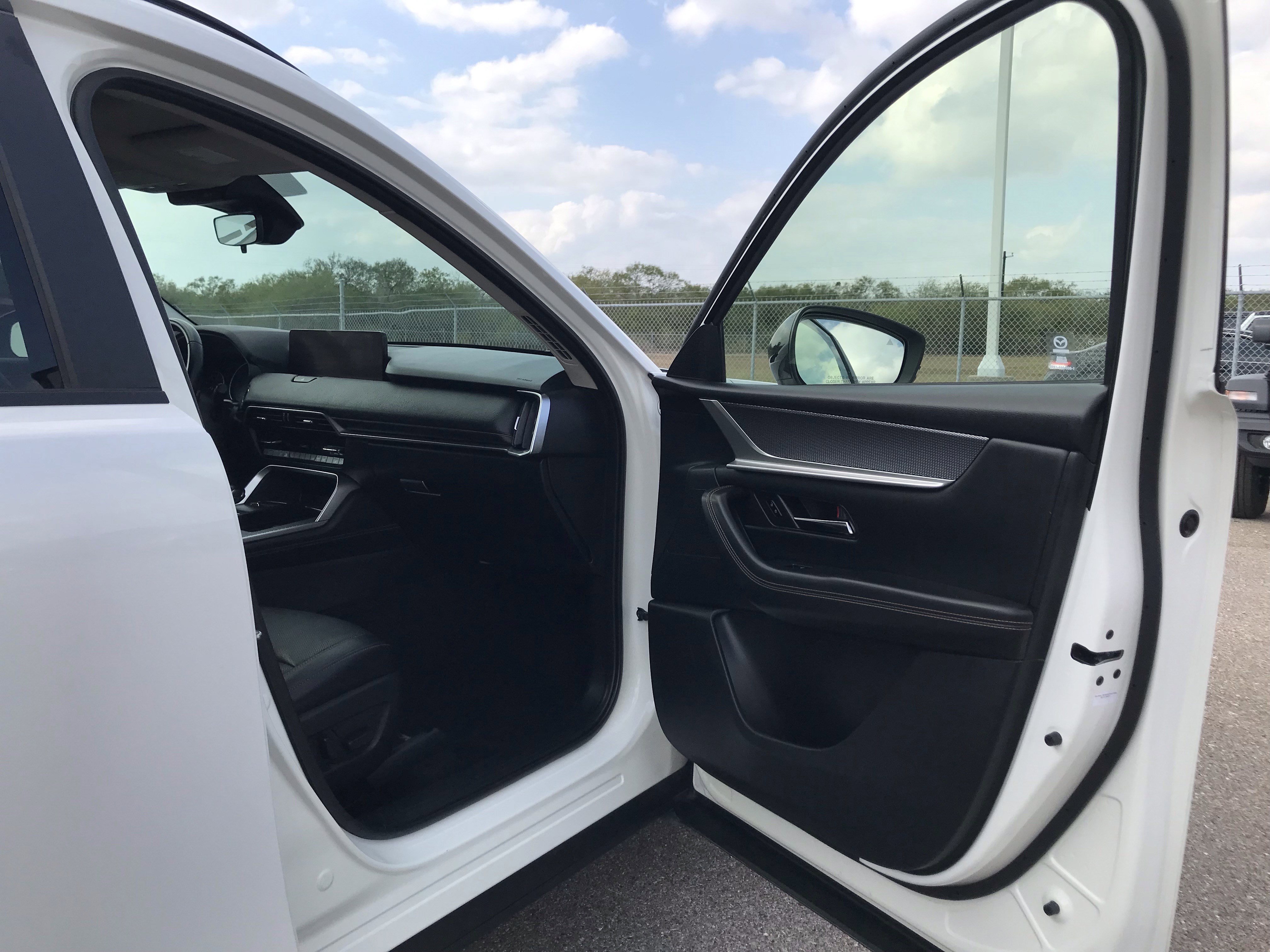 Used 2025 MAZDA CX-70 3.3 Turbo w/ Preferred Package image 17