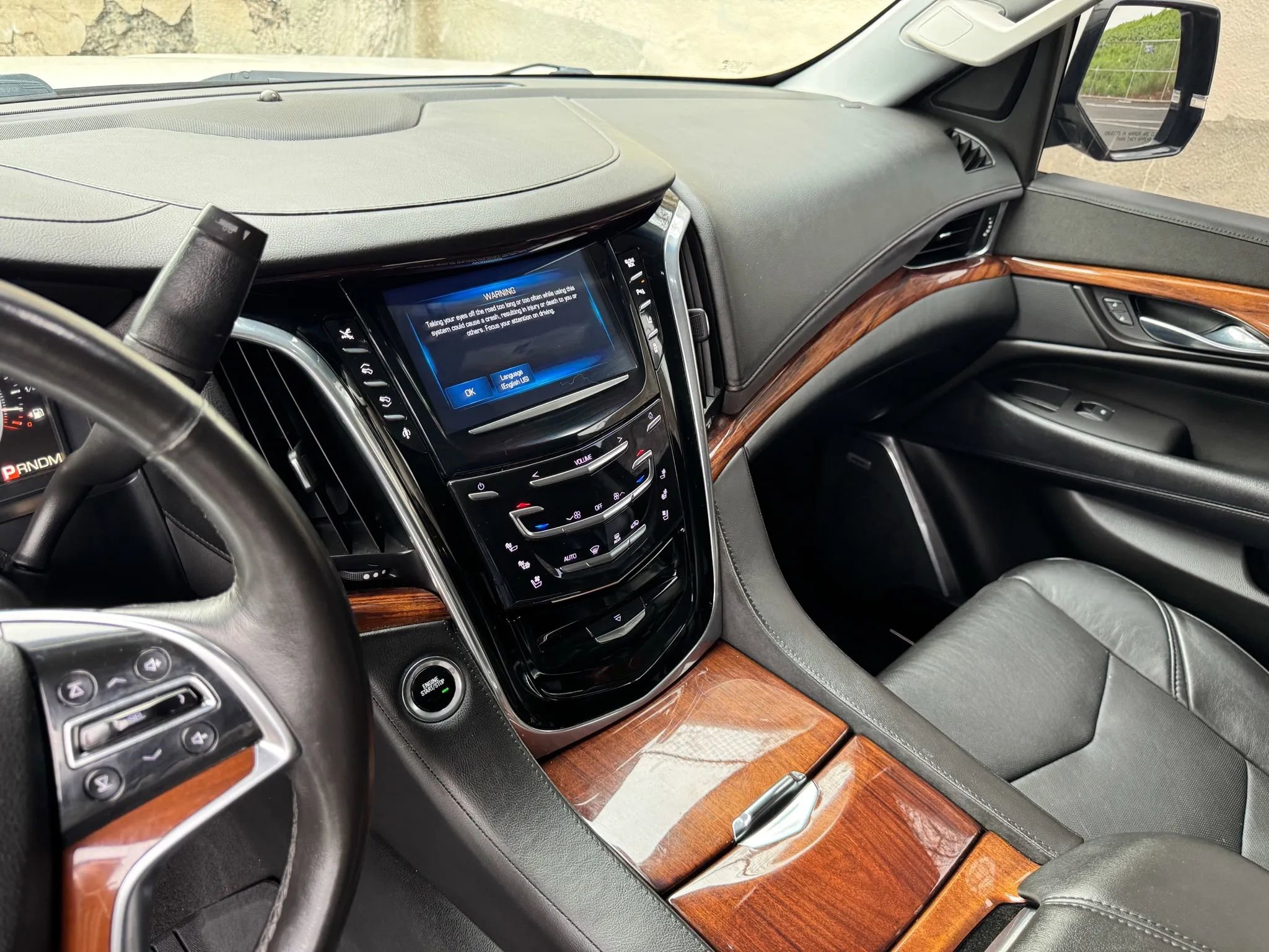 Used 2015 Cadillac Escalade Premium AWD/4WD image 19